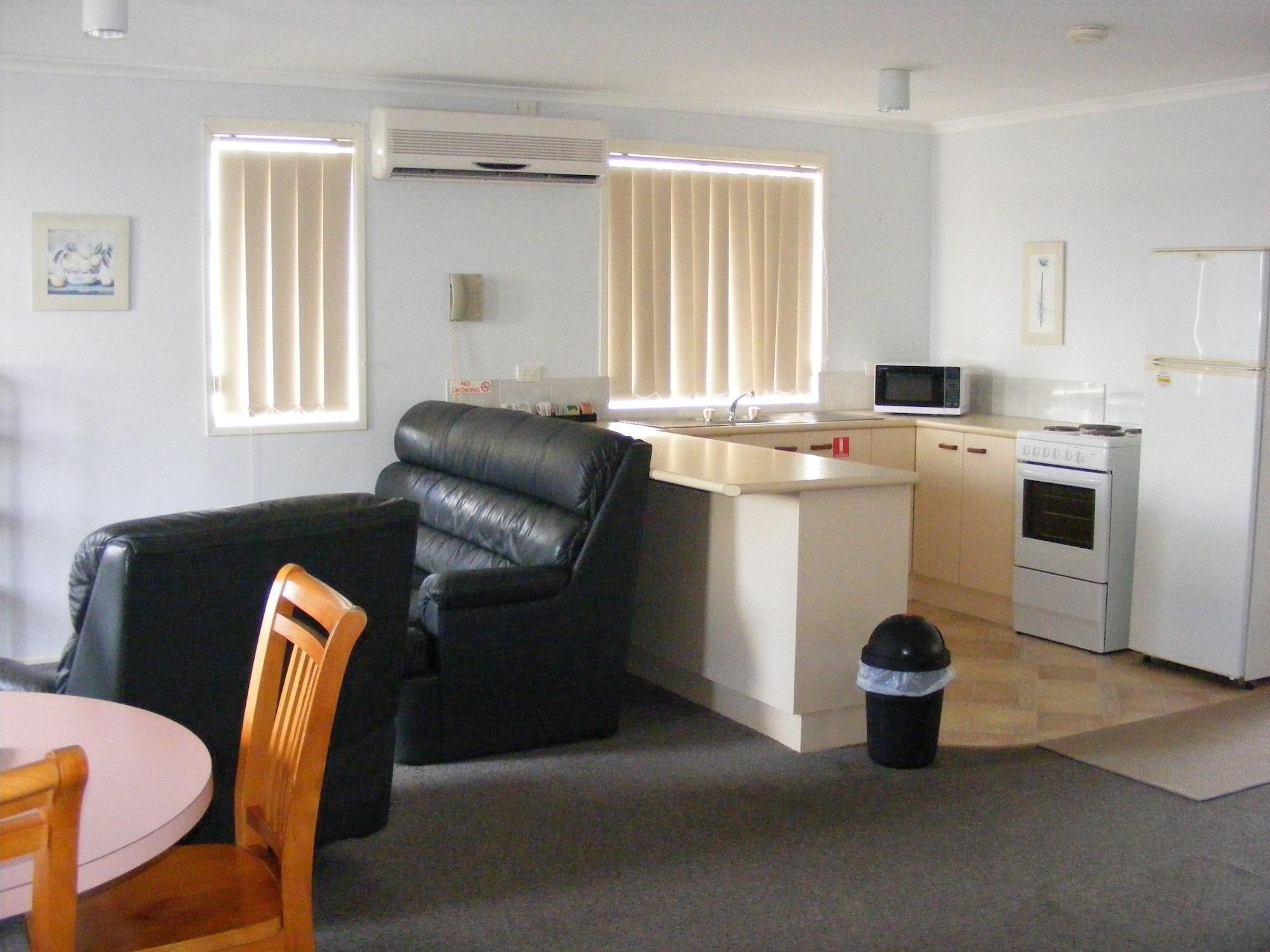 Beachside Motor By Golden Chain 3*