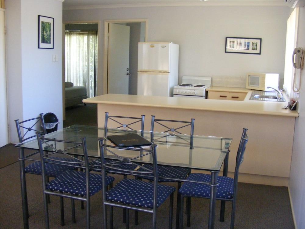 Beachside Motor By Golden Chain 3*